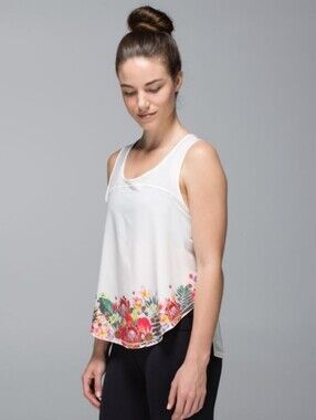 Lululemon Run Split Sinet Angel Wing